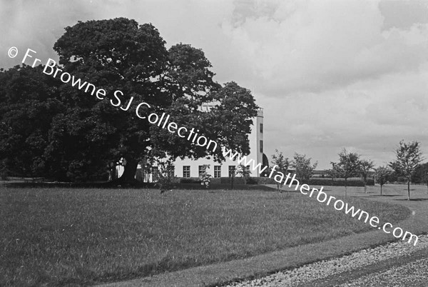 GLIN CASTLE  FROM AVENUE EAST